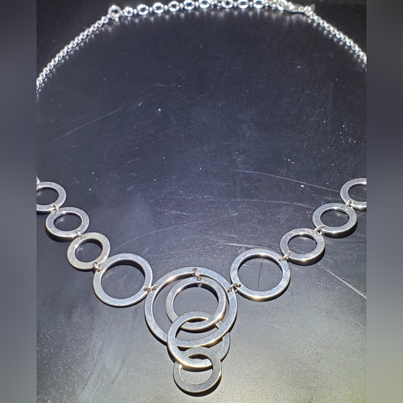 *NWOT* AVON - Sterling Silver Interwined Circle Link Necklace with Earrings - Picture 2 of 5